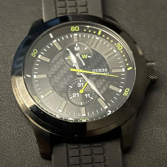 Watch Guess - Picture 2 of 3